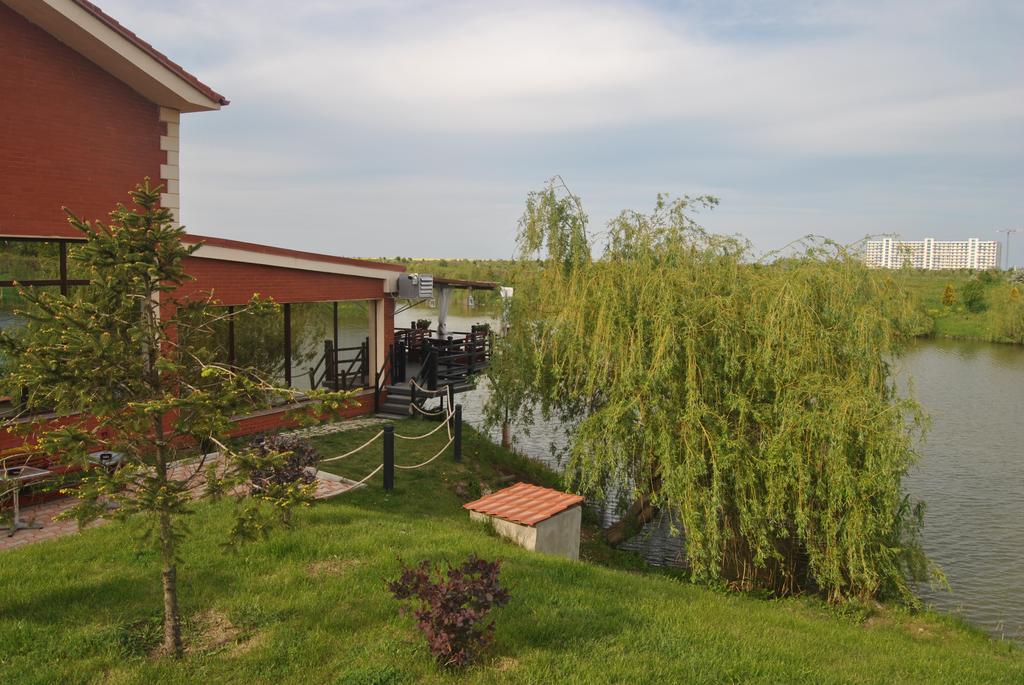 Lacul Racilor Olimp Bagian luar foto