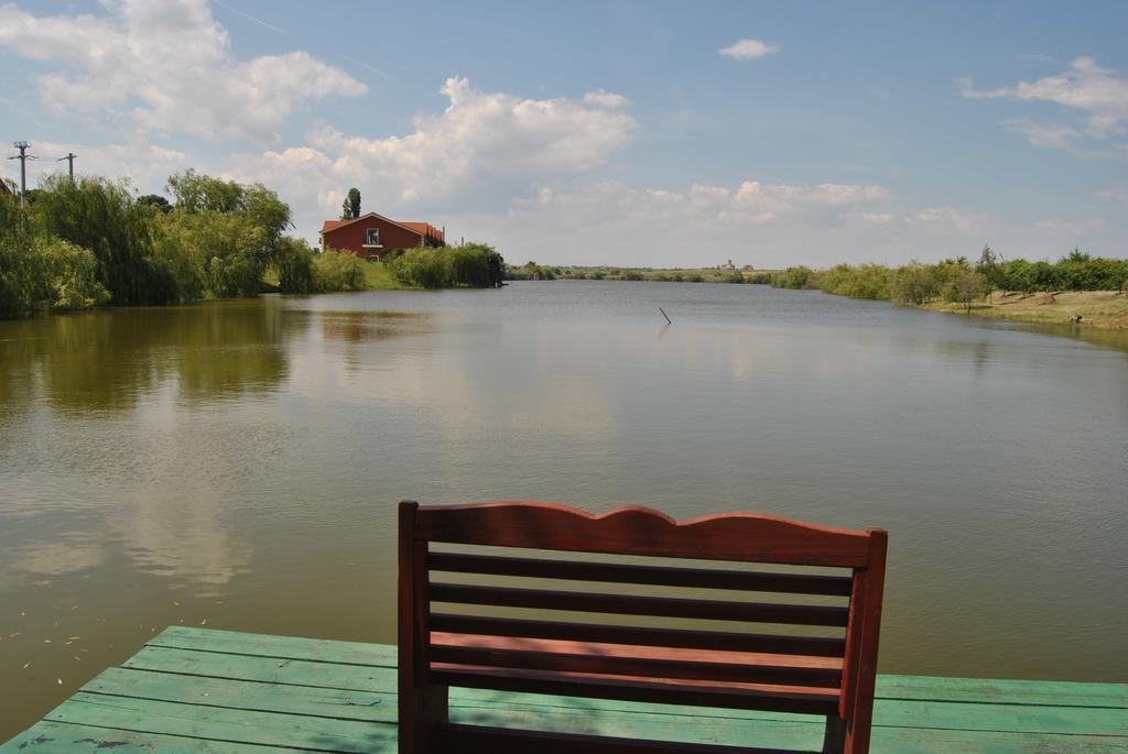 Lacul Racilor Olimp Bagian luar foto