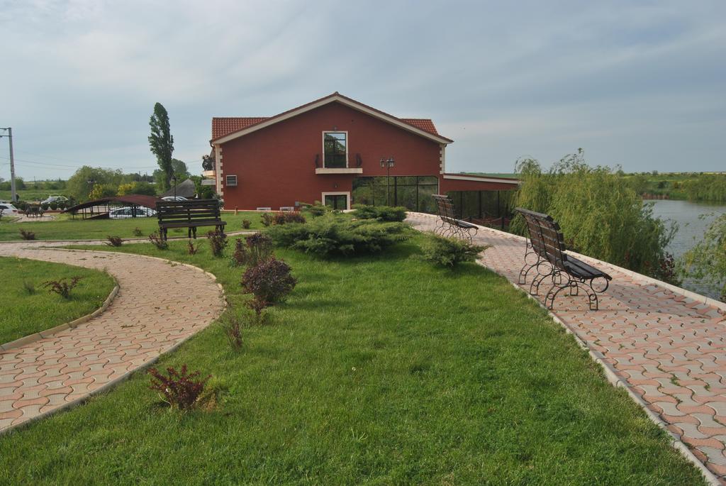 Lacul Racilor Olimp Bagian luar foto